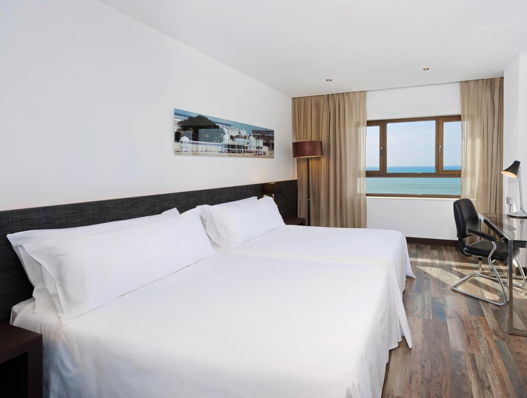 Hotel Cadiz Paseo Del Mar, Affiliated By Melia Екстериор снимка