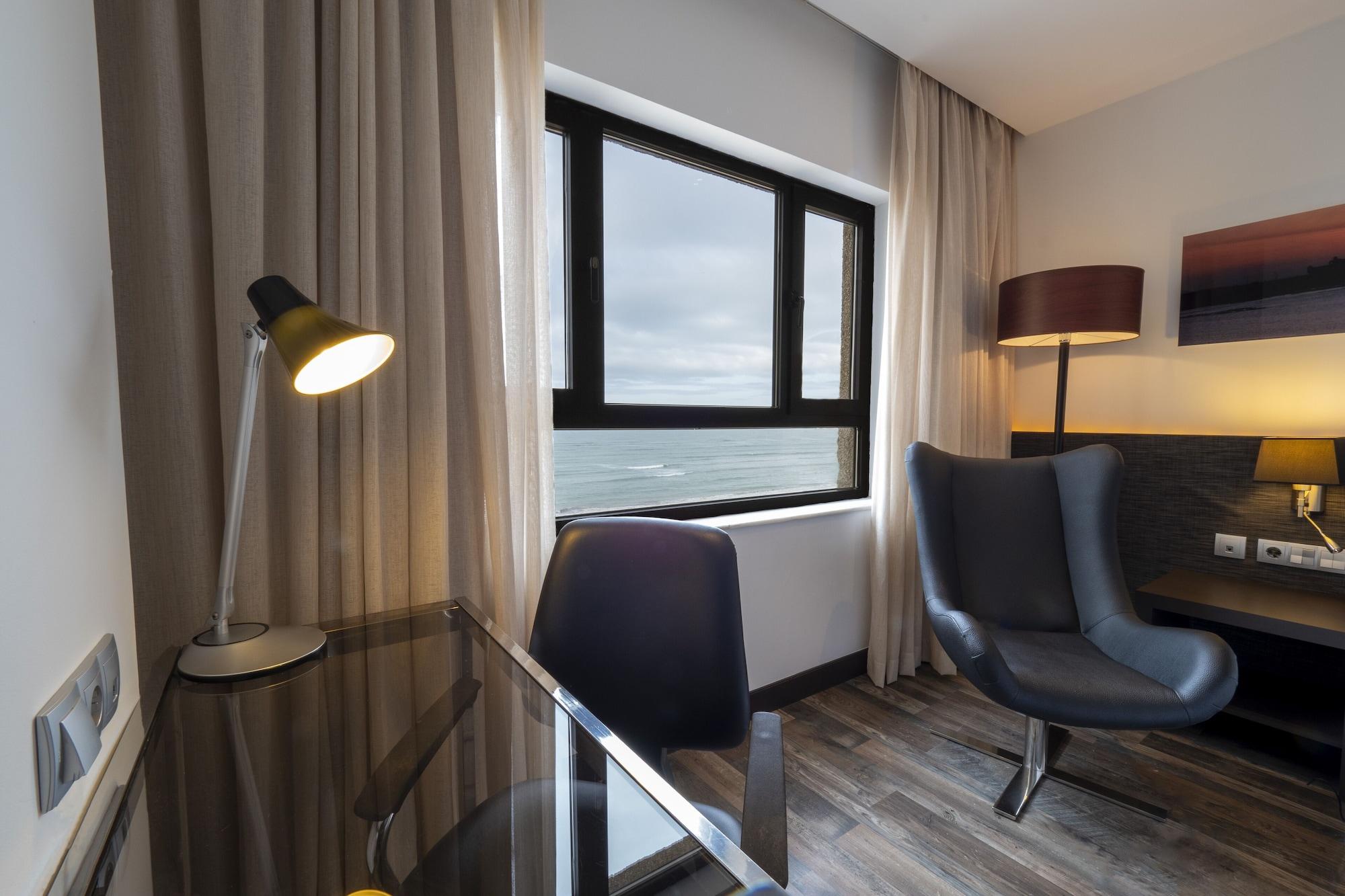 Hotel Cadiz Paseo Del Mar, Affiliated By Melia Екстериор снимка