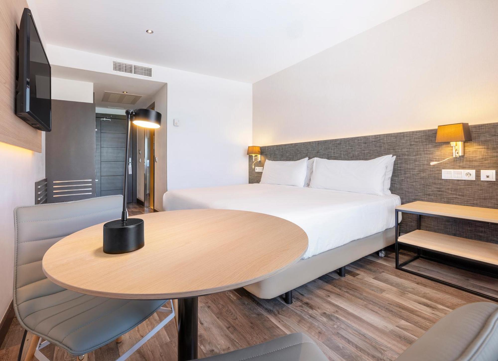Hotel Cadiz Paseo Del Mar, Affiliated By Melia Екстериор снимка