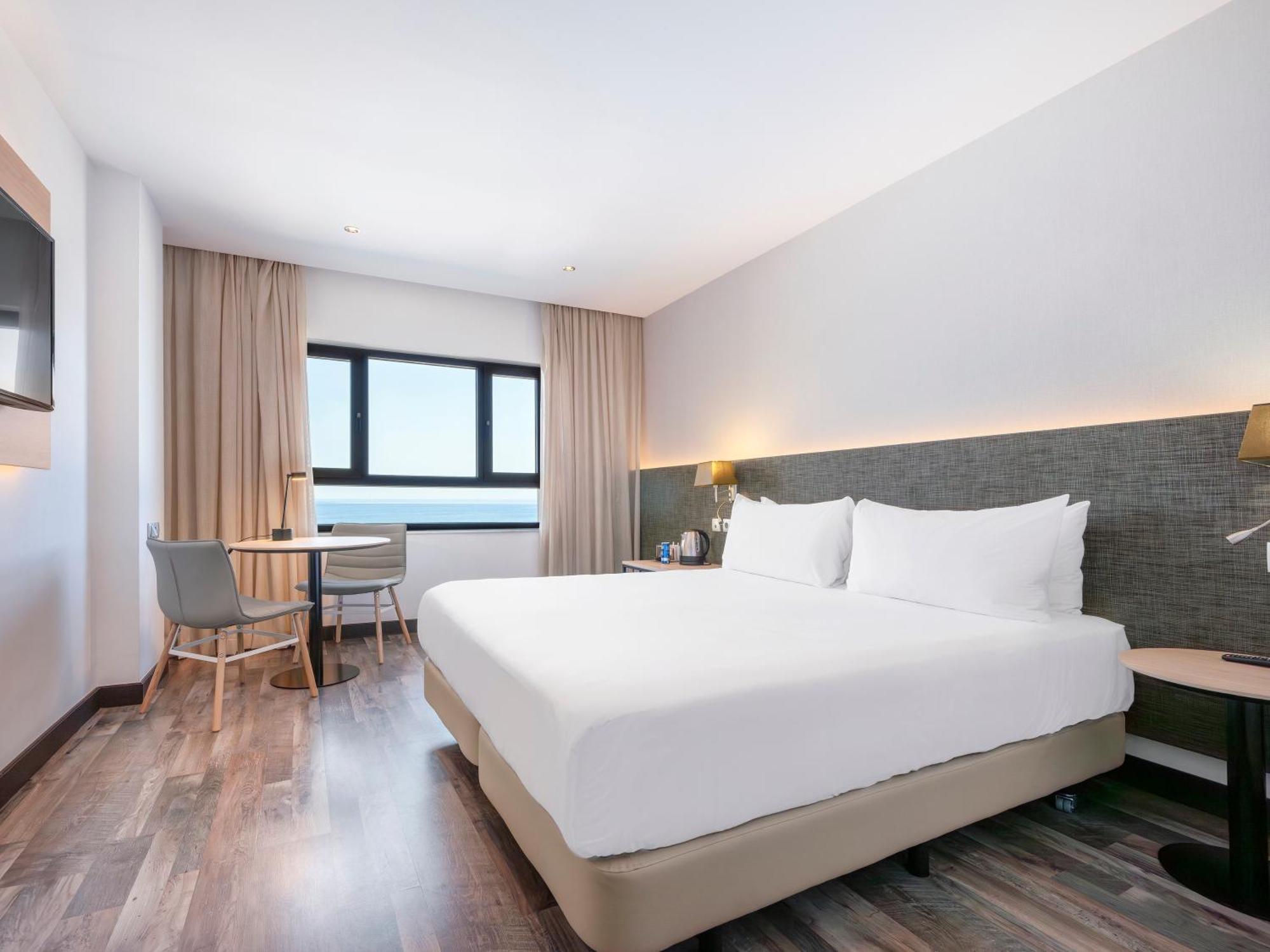 Hotel Cadiz Paseo Del Mar, Affiliated By Melia Екстериор снимка