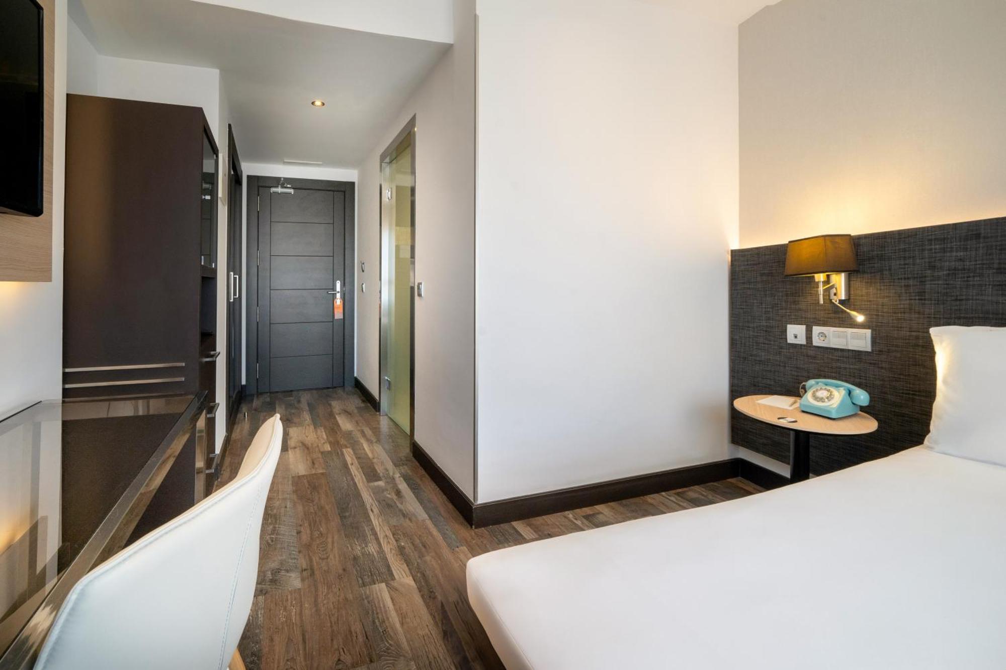 Hotel Cadiz Paseo Del Mar, Affiliated By Melia Екстериор снимка