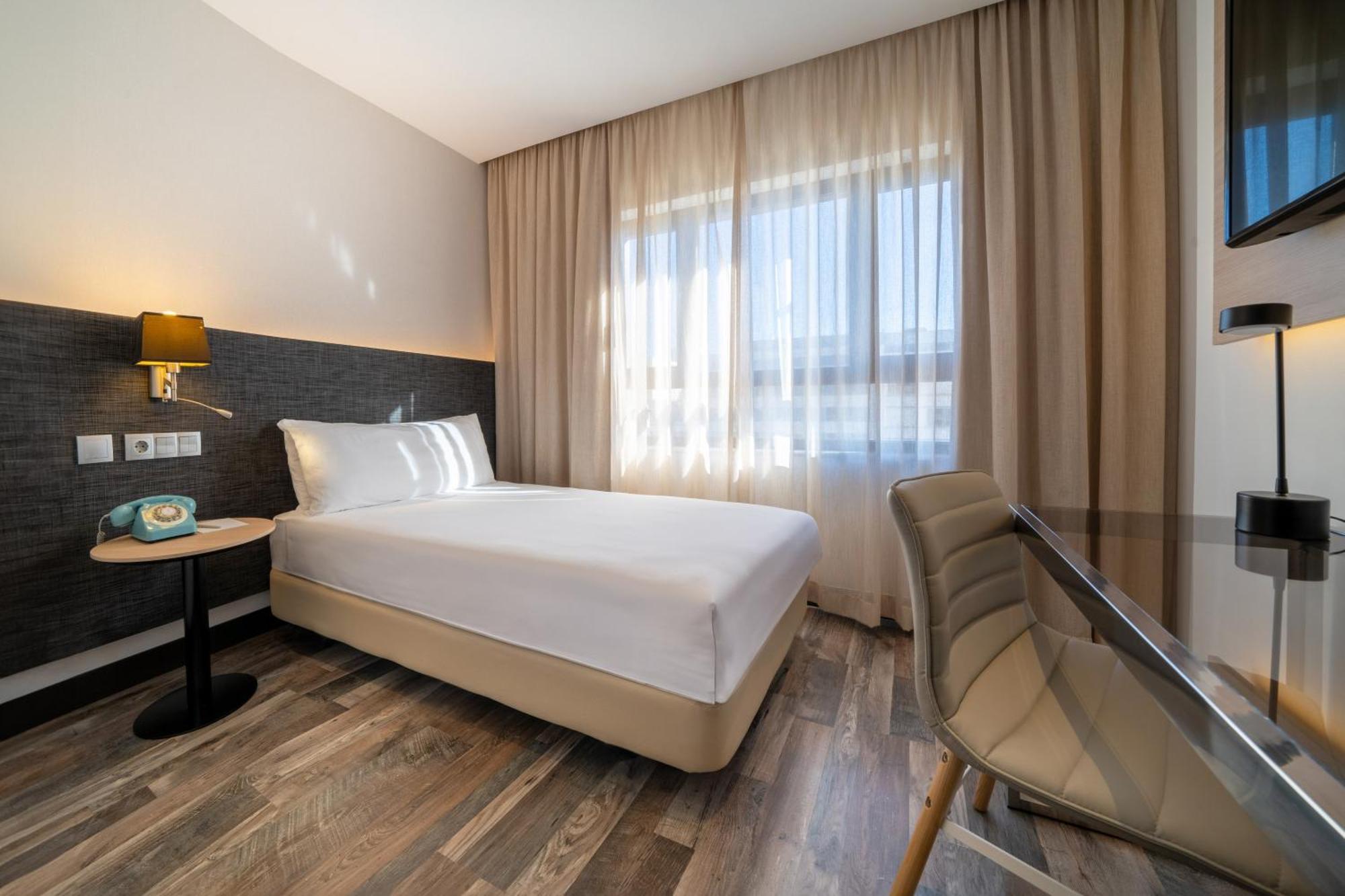 Hotel Cadiz Paseo Del Mar, Affiliated By Melia Екстериор снимка